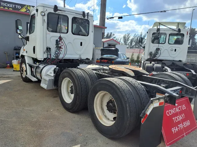 2018 FREIGHTLINER/MERCEDES CASCADIA 113