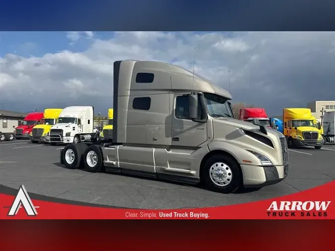 2022 VOLVO VNL760