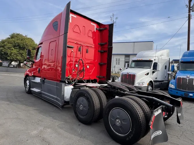 2021 Freightliner Cascadia