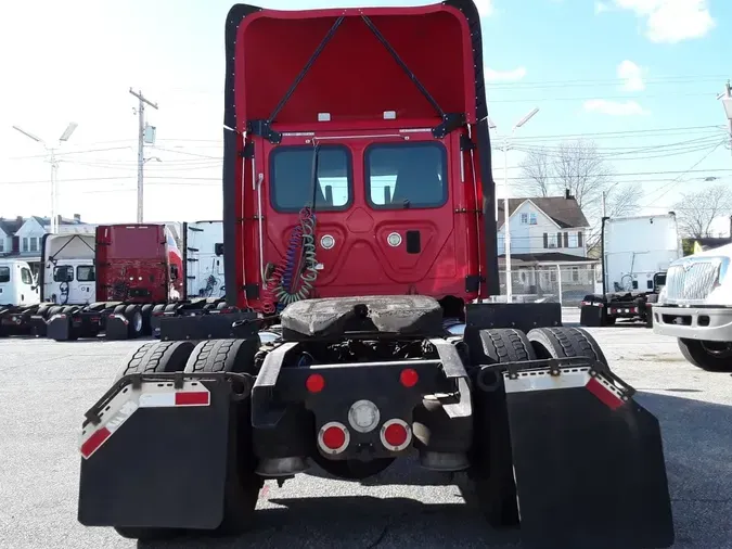 2016 FREIGHTLINER/MERCEDES CASCADIA 125