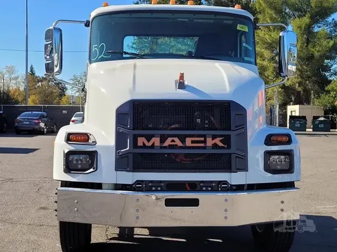 2025 MACK MD6