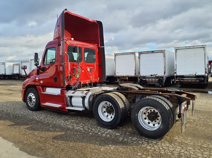 2014 FREIGHTLINER/MERCEDES CASCADIA 125