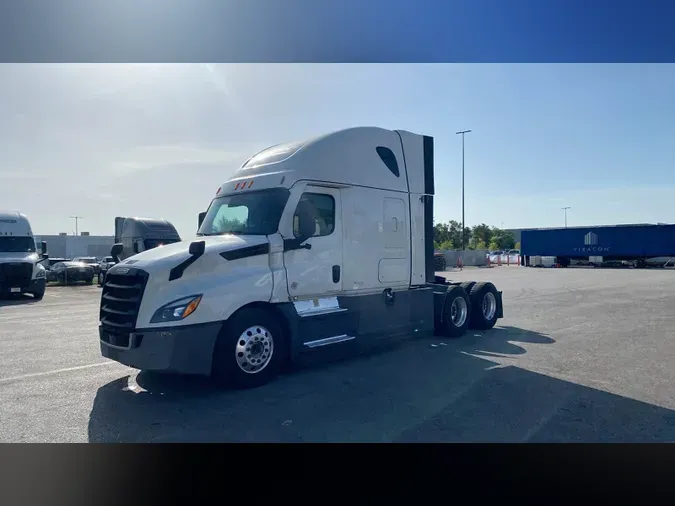 2022 Freightliner Cascadia 126