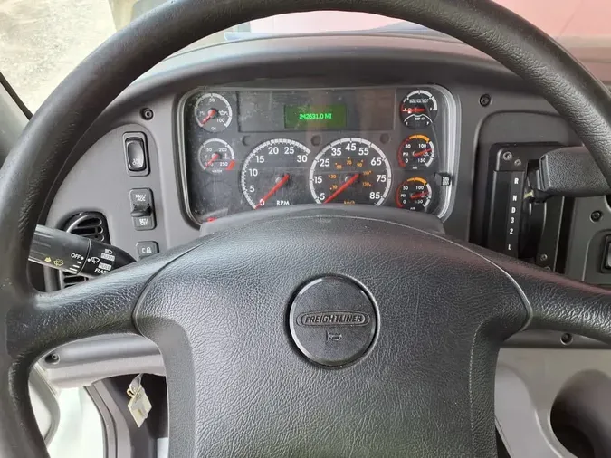 2018 FREIGHTLINER M2 106