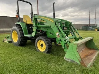 2008 John Deere 3320