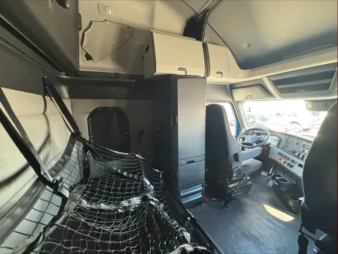 2021 Freightliner Cascadia 126