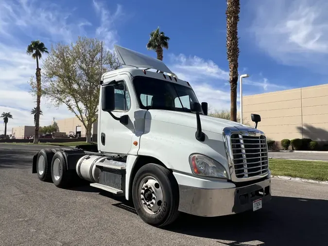 2018 FREIGHTLINER/MERCEDES CASCADIA 125