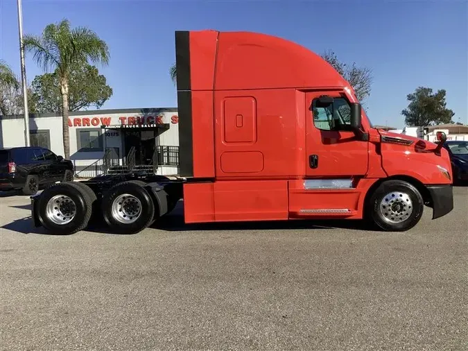 2022 FREIGHTLINER CA126