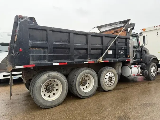 2003 MACK GRANITE CV713