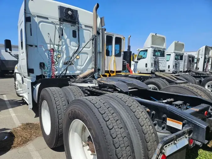 2017 FREIGHTLINER/MERCEDES CASCADIA 125