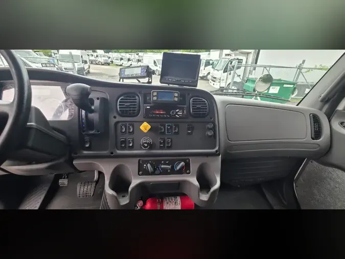 2019 FREIGHTLINER/MERCEDES M2 106f78b60c0af7758450f8701deb64ac7f9