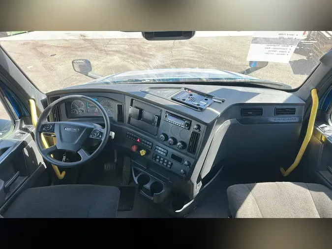 2023 Freightliner Cascadia 126