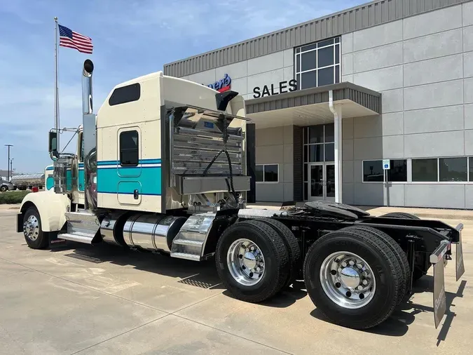 2019 KENWORTH W900L