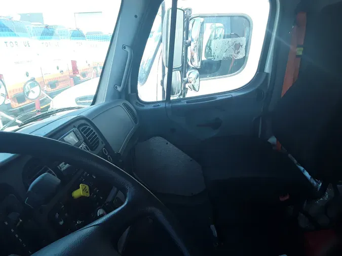 2018 FREIGHTLINER/MERCEDES M2 106