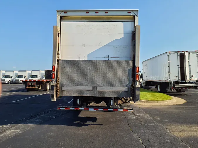 2018 FREIGHTLINER/MERCEDES M2 106