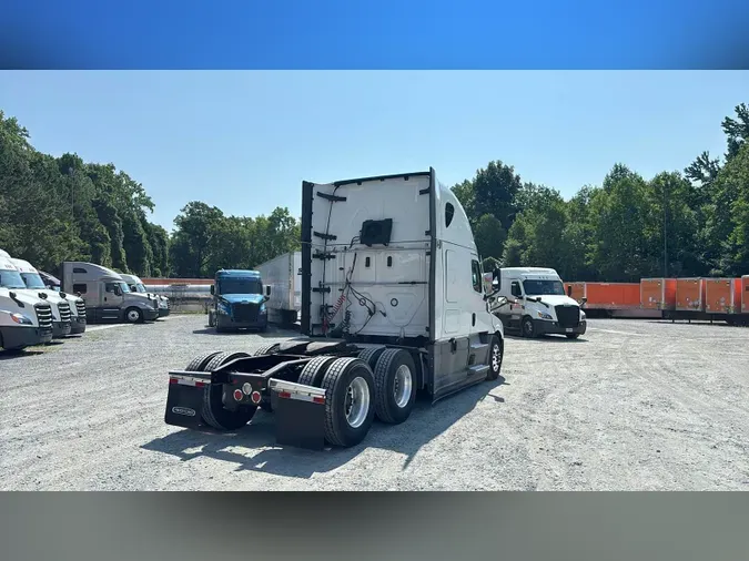 2023 Freightliner Cascadia 126f7996179c2fe74d72fdedac8e49a5dc2