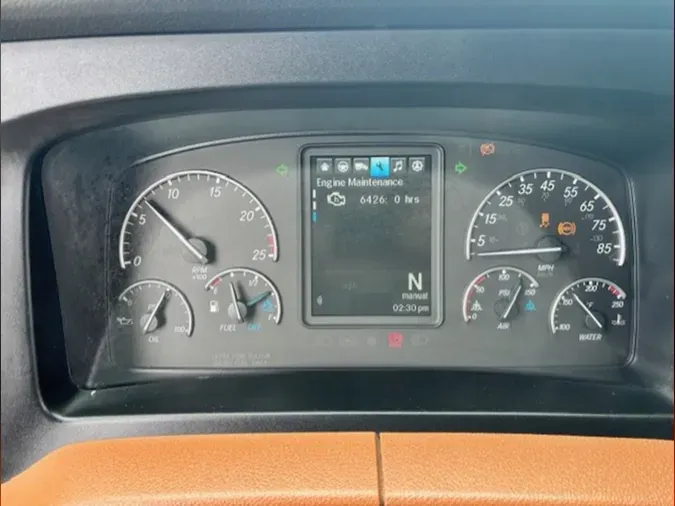 2022 Freightliner Cascadia 126