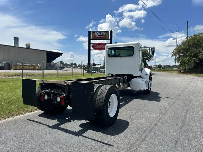 2018 Peterbilt 337