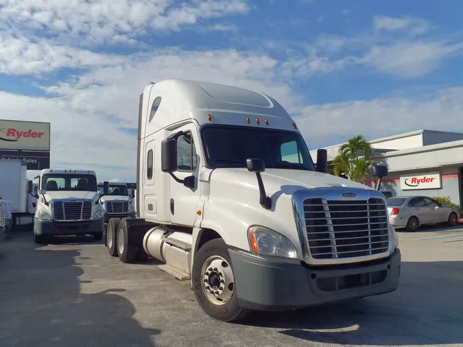 2019 FREIGHTLINER/MERCEDES CASCADIA 125