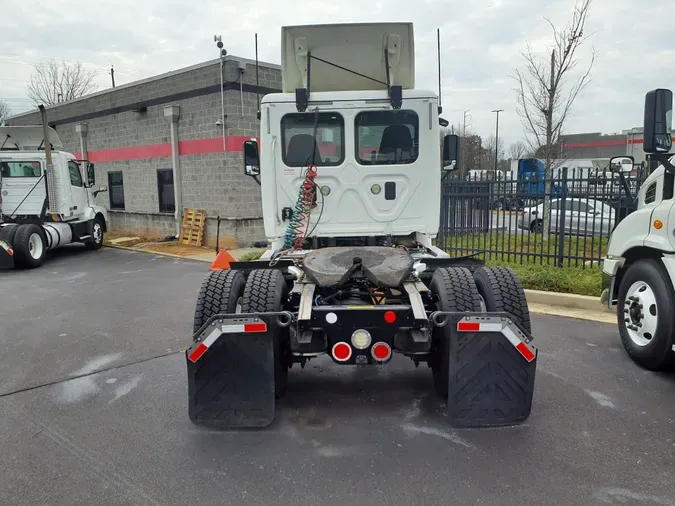 2016 FREIGHTLINER/MERCEDES CASCADIA 113