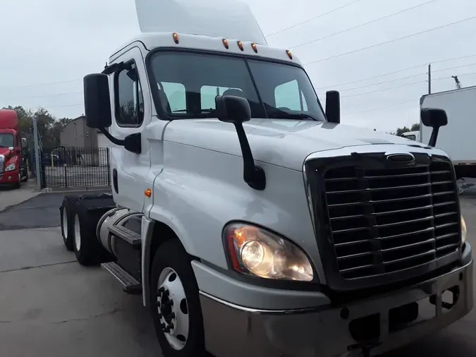 2018 FREIGHTLINER/MERCEDES CASCADIA 125f79b4307abe95353fd8de3755d68812b
