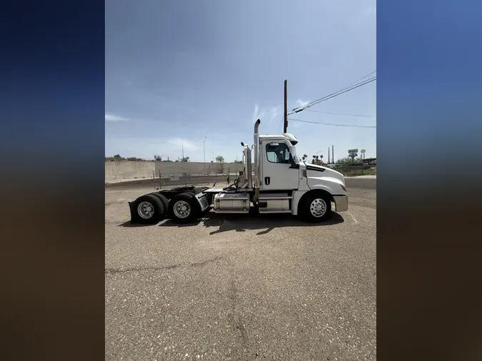 2025 Freightliner Cascadia