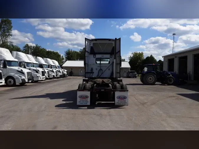 2016 Volvo VNL300