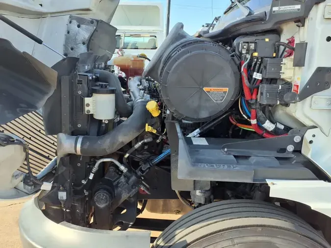 2019 NAVISTAR INTERNATIONAL RH613 DAYCAB S/A