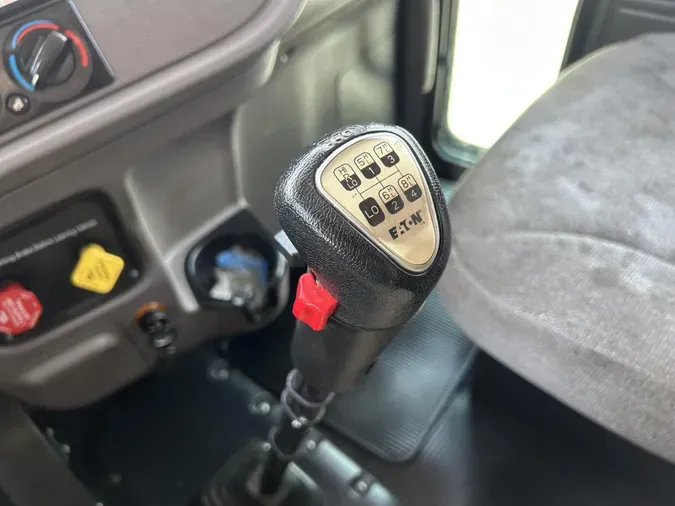2023 Peterbilt 389