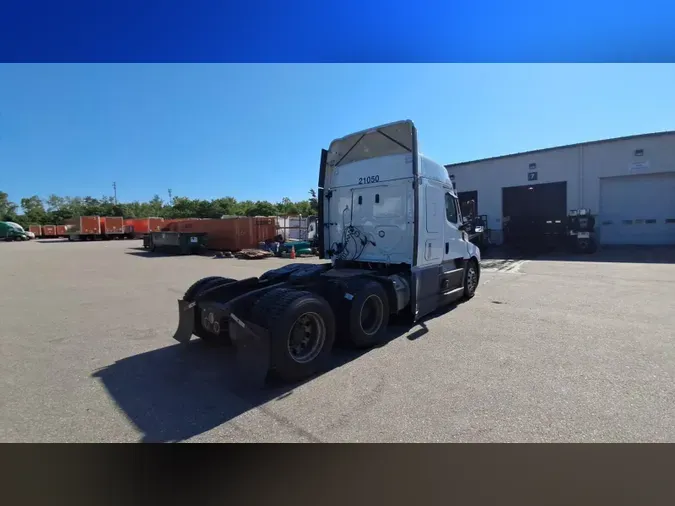 2022 Freightliner Cascadia 126f79ef8bd477b407daae834da620caaca