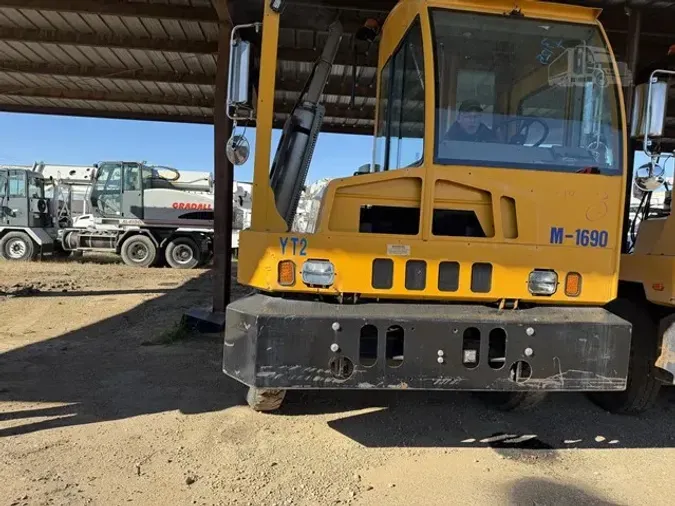 2016 AUTOCAR XSPOTTERf7a02aba3f2c08610dbec3f5b21690c9