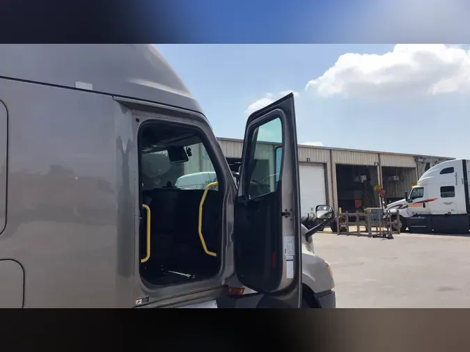 2023 Freightliner Cascadia