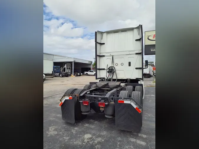 2019 NAVISTAR INTERNATIONAL LT625 SLPR CAB