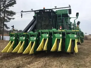 2019 John Deere CP690