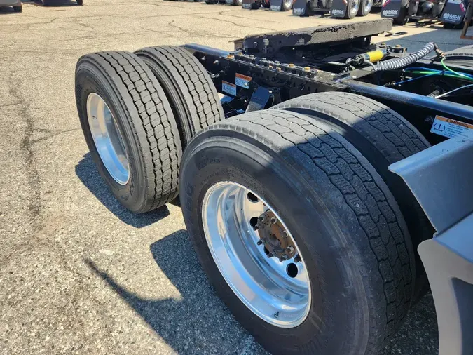 2024 FREIGHTLINER Cascadia 126f7a21b2eff0e90ea0188e7ab0f78ffcd