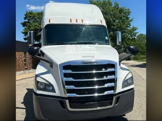 2020 FREIGHTLINER Cascadia 126