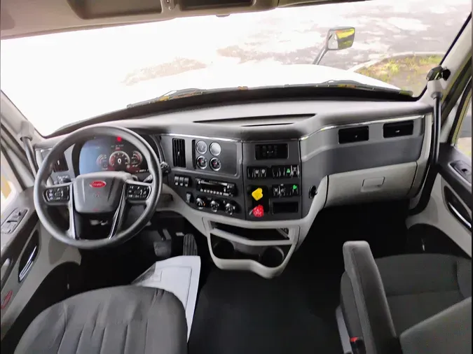 2022 Peterbilt 579