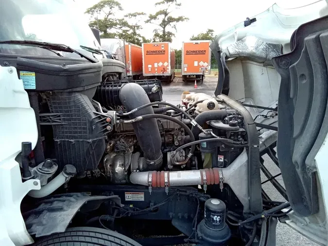 2023 Freightliner Cascadia 126f7a63bdb89b664edc58f9c32f4b8eeab