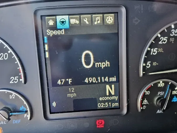 2022 FREIGHTLINER Cascadia 126