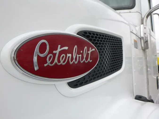 2018 Peterbilt 337