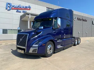 2025 VOLVO VNL64T860