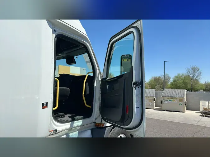 2024 Freightliner Cascadia 126