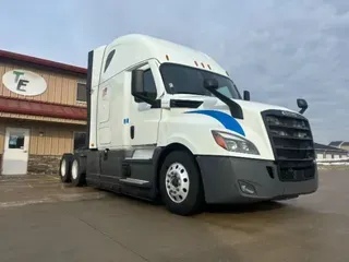 2022 Freightliner Cascadia 126