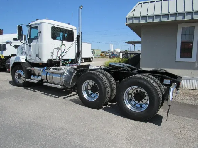 2026 MACK AN64T