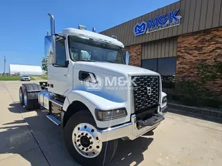 2023 VOLVO VHD64FT300