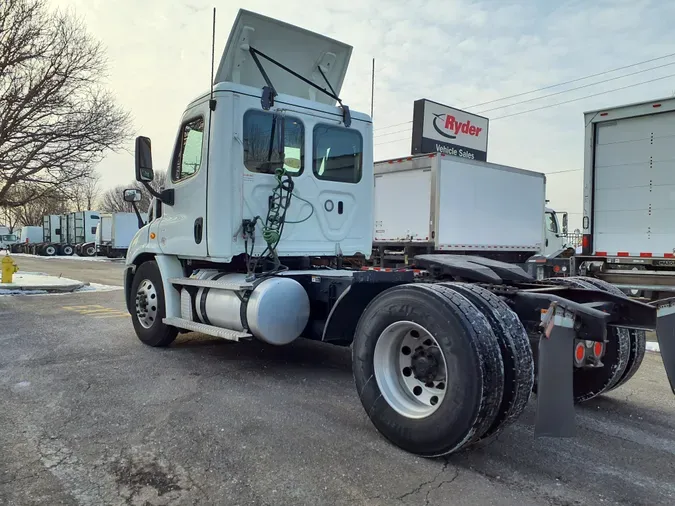 2020 FREIGHTLINER/MERCEDES CASCADIA 113