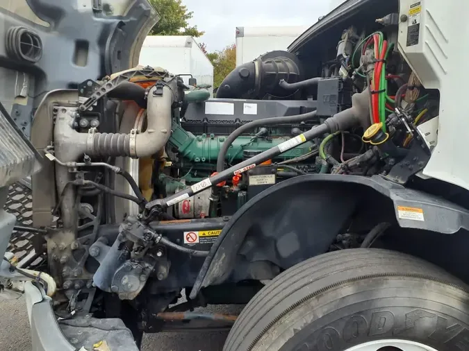 2020 VOLVO VNL64T-760f7b4477dd25033fa621308e4c631a47b