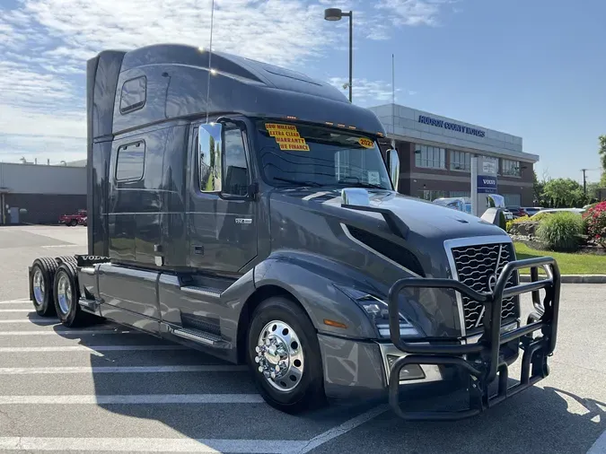 2023 Volvo VNL64T860