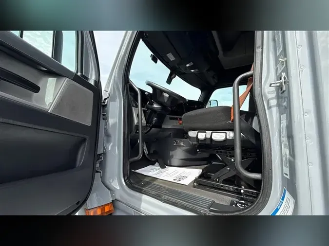 2020 FREIGHTLINER CASCADEVO1