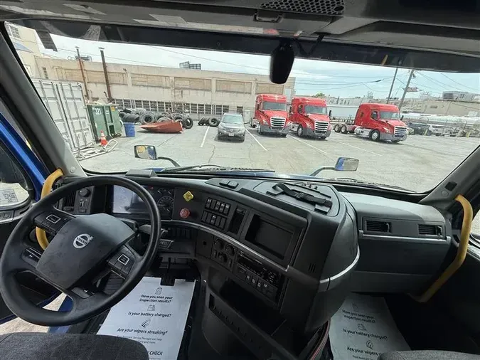 2022 VOLVO VNR64T300f7bab7e8275180cf0f40d9e63d382be3